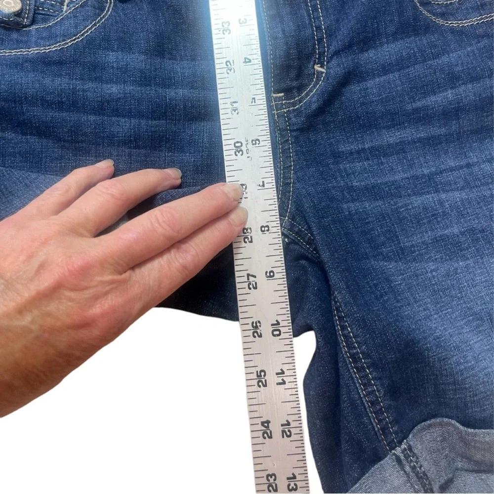 White House Black Market Cuffed Stretch Jean Shorts. - Picture 5 of 6